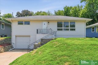 7521 Sherman Drive, Omaha, NE 68134