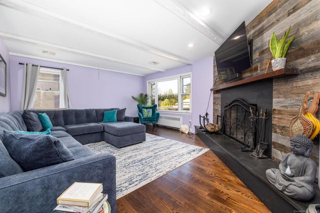 2 Columbine Lane, Norwalk, CT 06851