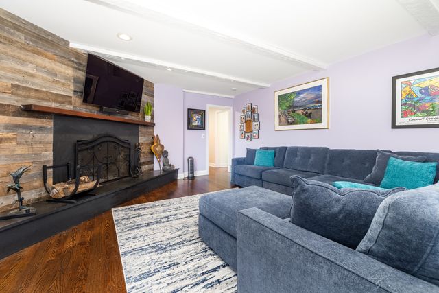 2 Columbine Lane, Norwalk, CT 06851