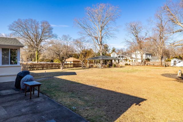 2 Columbine Lane, Norwalk, CT 06851