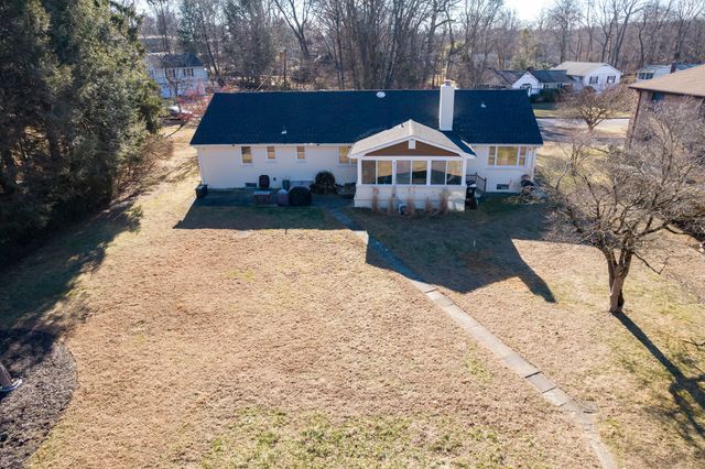 2 Columbine Lane, Norwalk, CT 06851