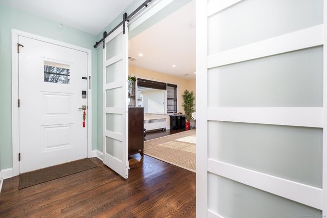 2 Columbine Lane, Norwalk, CT 06851