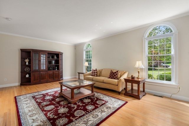 74 Cudworth Lane, Sudbury, MA 01776