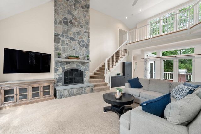 74 Cudworth Lane, Sudbury, MA 01776