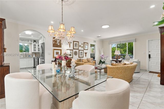 890 NE 168th St, North Miami Beach, FL 33162