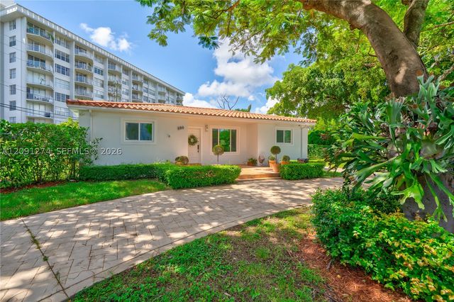 890 NE 168th St, North Miami Beach, FL 33162