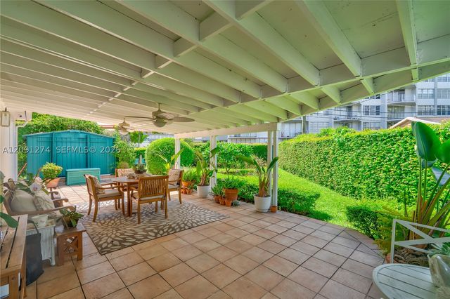 890 NE 168th St, North Miami Beach, FL 33162