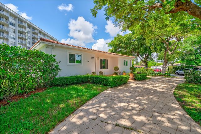 890 NE 168th St, North Miami Beach, FL 33162