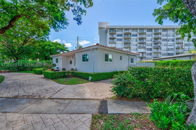 890 NE 168th St, North Miami Beach, FL 33162
