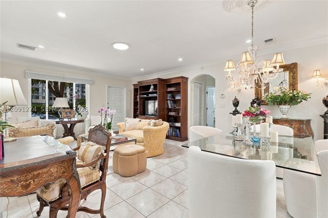 890 NE 168th St, North Miami Beach, FL 33162