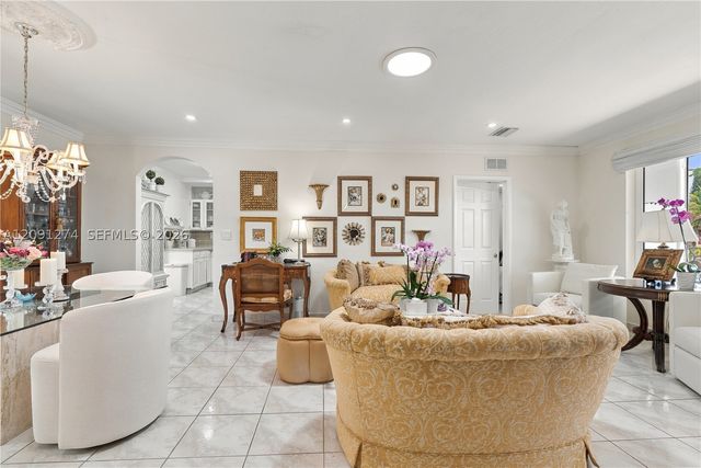 890 NE 168th St, North Miami Beach, FL 33162