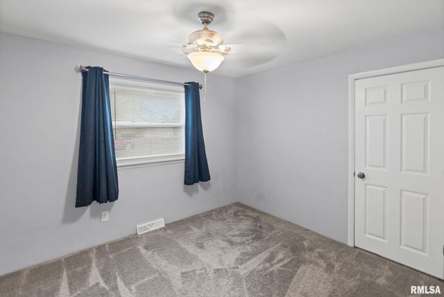 628 SARA Drive, Centralia, IL 62891