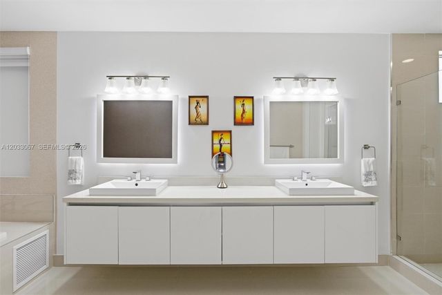 7472 NW 100th Ave, Doral, FL 33178