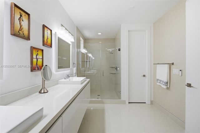 7472 NW 100th Ave, Doral, FL 33178