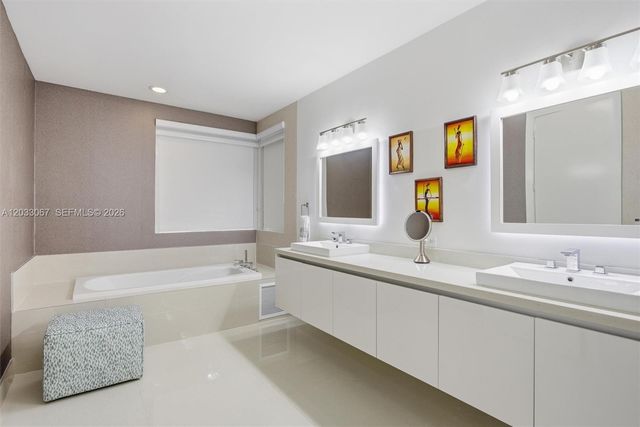 7472 NW 100th Ave, Doral, FL 33178