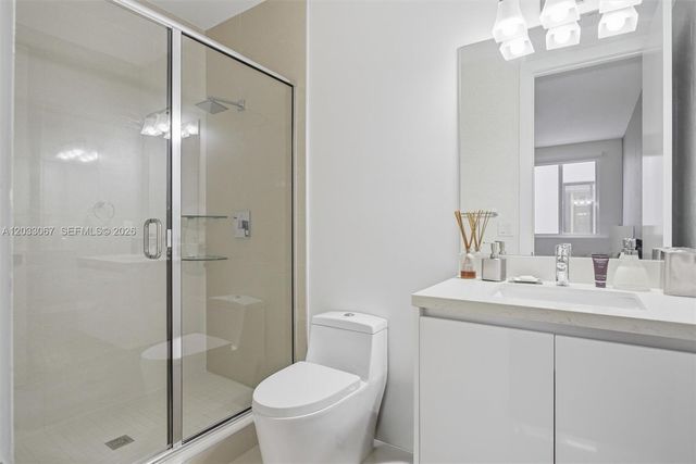 7472 NW 100th Ave, Doral, FL 33178