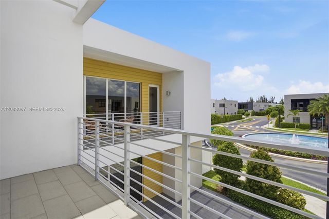 7472 NW 100th Ave, Doral, FL 33178