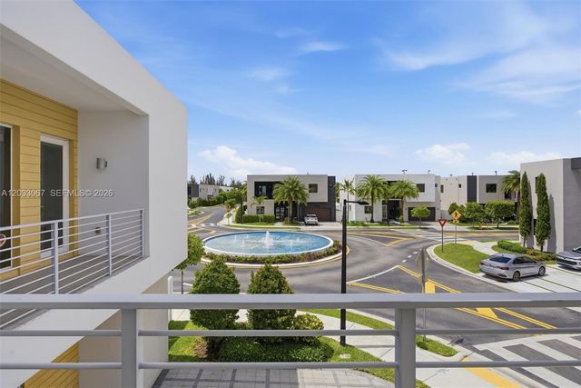 7472 NW 100th Ave, Doral, FL 33178