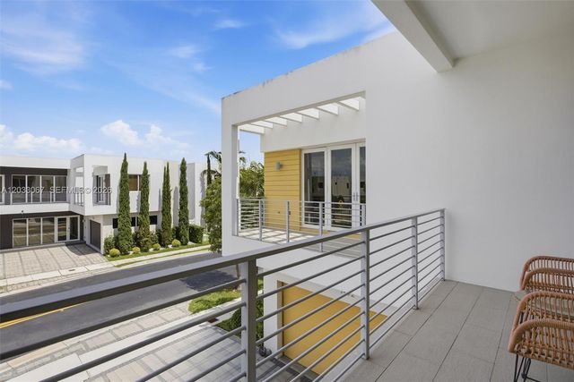 7472 NW 100th Ave, Doral, FL 33178