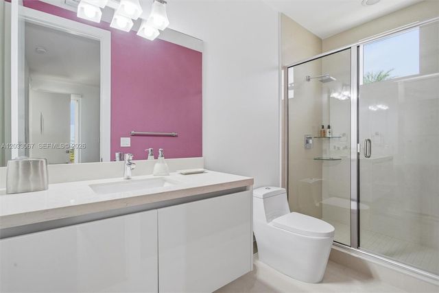 7472 NW 100th Ave, Doral, FL 33178