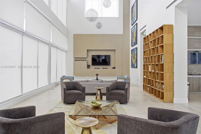7472 NW 100th Ave, Doral, FL 33178
