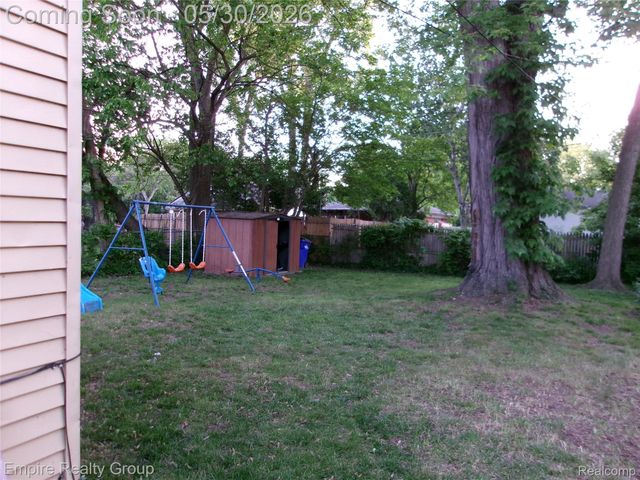 7507 W Parkway Street, Redford Charter Township, MI 48239