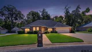 202 Northcreek Drive, Chandler, TX 75758