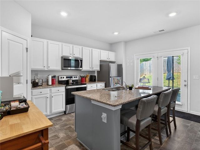 180 Amberjack, Covington, GA 30016