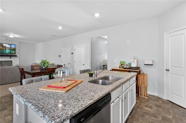 180 Amberjack, Covington, GA 30016