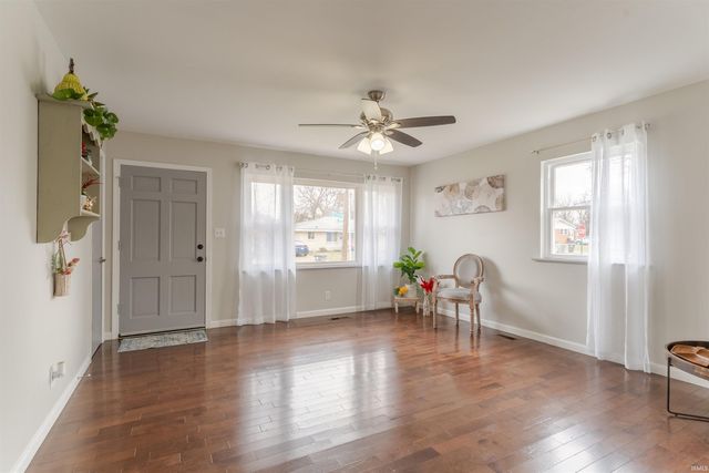 1000 N Fairlawn W Circle, Evansville, IN 47711