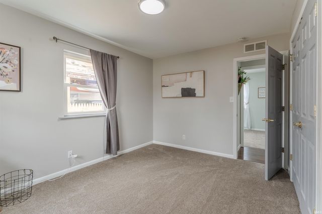 1000 N Fairlawn W Circle, Evansville, IN 47711