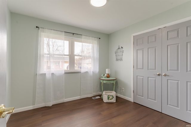 1000 N Fairlawn W Circle, Evansville, IN 47711