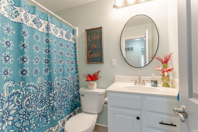 1000 N Fairlawn W Circle, Evansville, IN 47711