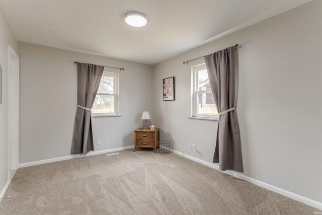 1000 N Fairlawn W Circle, Evansville, IN 47711