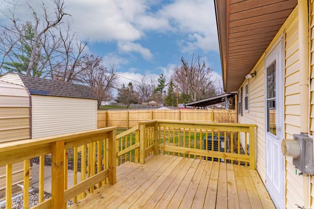 1000 N Fairlawn W Circle, Evansville, IN 47711