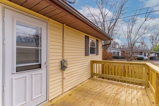 1000 N Fairlawn W Circle, Evansville, IN 47711