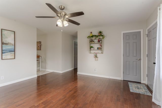 1000 N Fairlawn W Circle, Evansville, IN 47711