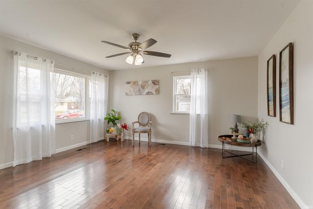 1000 N Fairlawn W Circle, Evansville, IN 47711