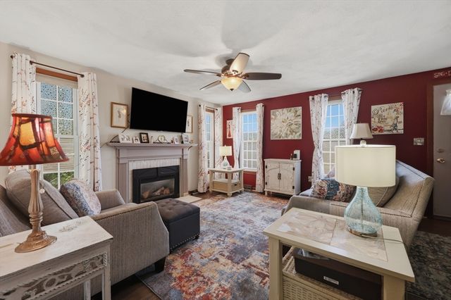 90 Swan Street 204, Lowell, MA 01852