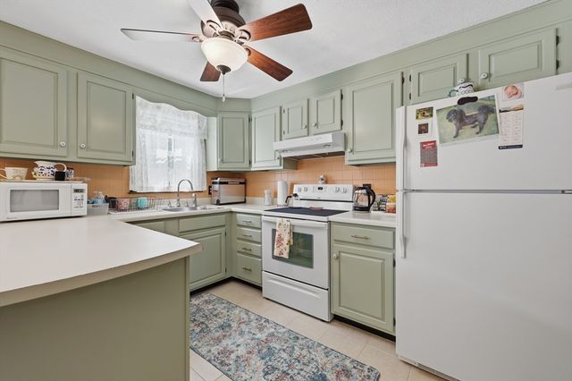 90 Swan Street 204, Lowell, MA 01852