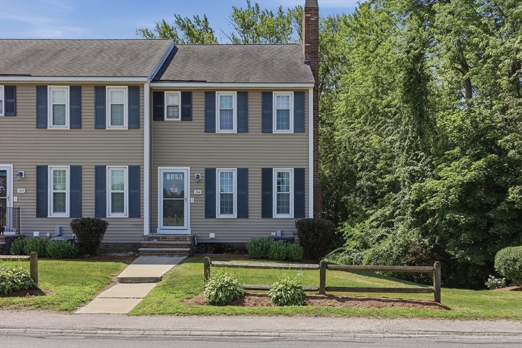 90 Swan Street 204, Lowell, MA 01852