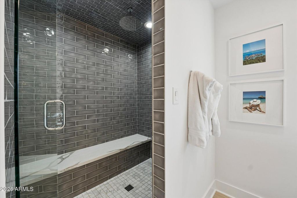 Image 18 of property listing at 4627 E WILSHIRE Drive, Phoenix, AZ 85008