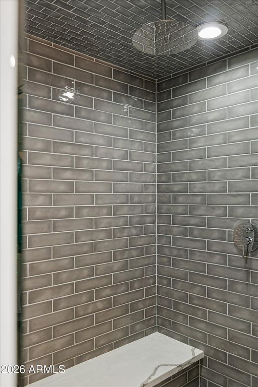 Image 19 of property listing at 4627 E WILSHIRE Drive, Phoenix, AZ 85008