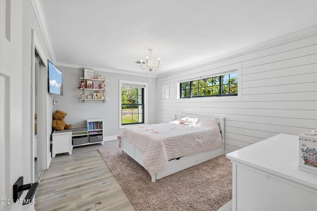 Image 22 of property listing at 4627 E WILSHIRE Drive, Phoenix, AZ 85008