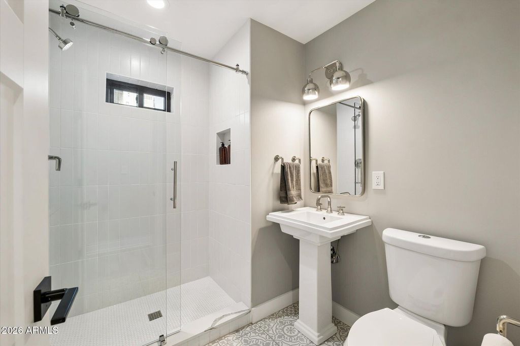 Image 24 of property listing at 4627 E WILSHIRE Drive, Phoenix, AZ 85008