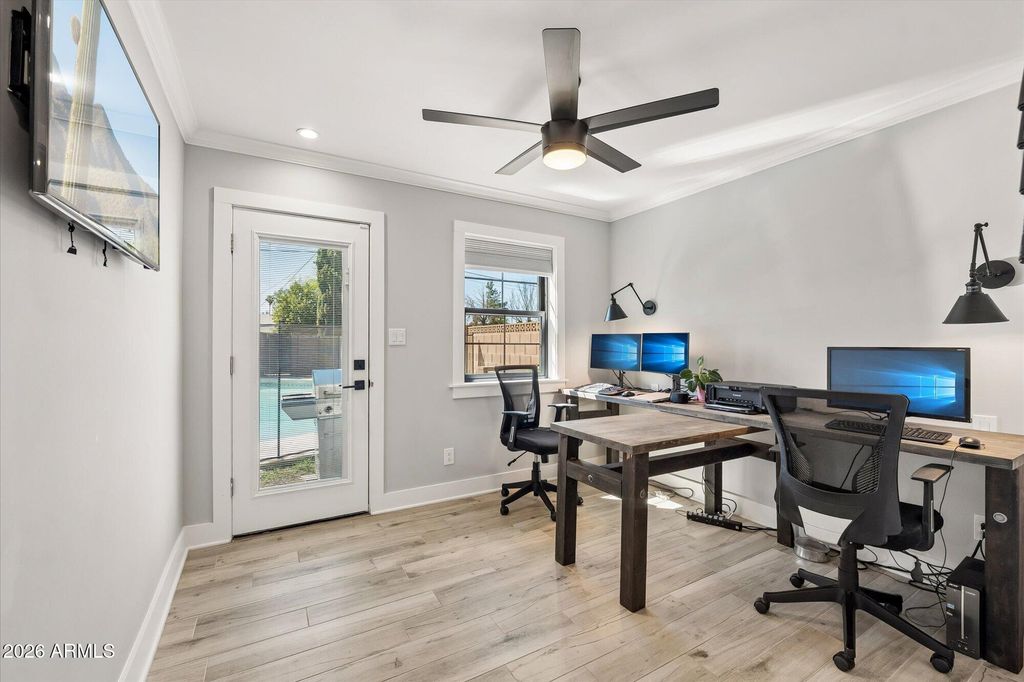 Image 25 of property listing at 4627 E WILSHIRE Drive, Phoenix, AZ 85008