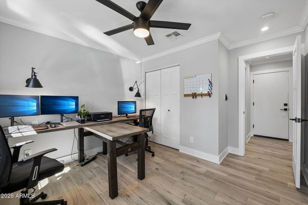 Image 26 of property listing at 4627 E WILSHIRE Drive, Phoenix, AZ 85008