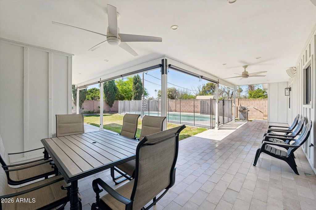 Image 30 of property listing at 4627 E WILSHIRE Drive, Phoenix, AZ 85008