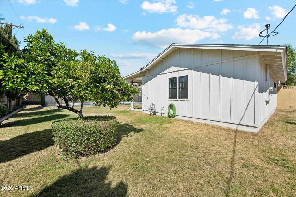 Image 33 of property listing at 4627 E WILSHIRE Drive, Phoenix, AZ 85008