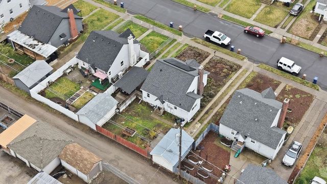 517 E Hoffman Ave, Spokane, WA 99207